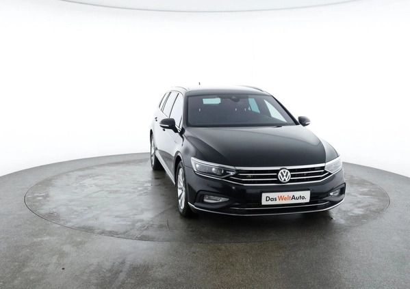 Volkswagen Passat cena 129945 przebieg: 132512, rok produkcji 2020 z Sejny małe 781